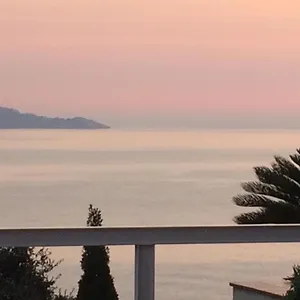 https://tossa-de-mar-amplio-apartamento-con-vistas-al-mar.topcostabravahotels.com